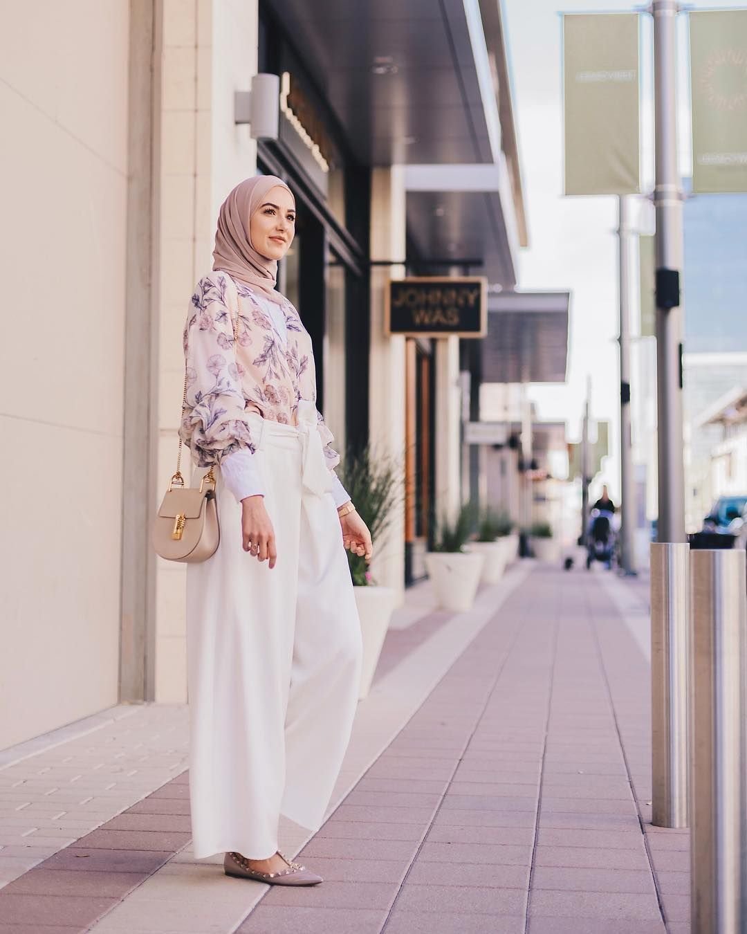 Модная мусульманская. Hijab Moda 2020 одежда Повседневная. Ира Халифа hidjab. Hijab Moda 2022 одежда Повседневная. Moda 2020 одежда musulmanskaya.