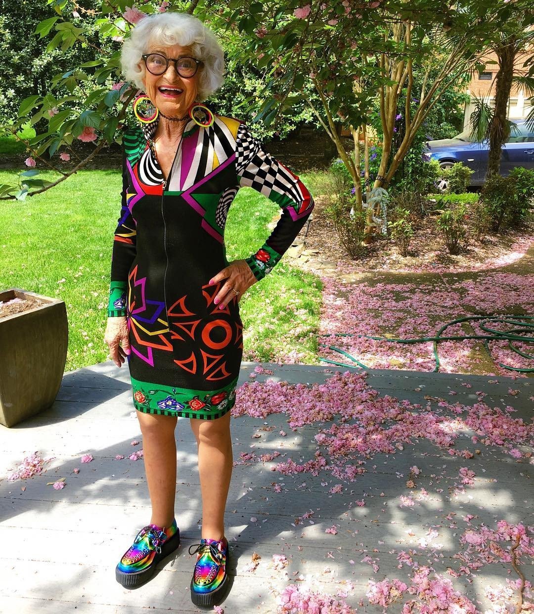 Большегрудая бабушка. Бадди Винкл. Модные старушки. Модная бабушка. Самая модная старушка.