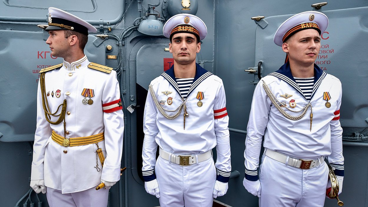 Красивые моряки