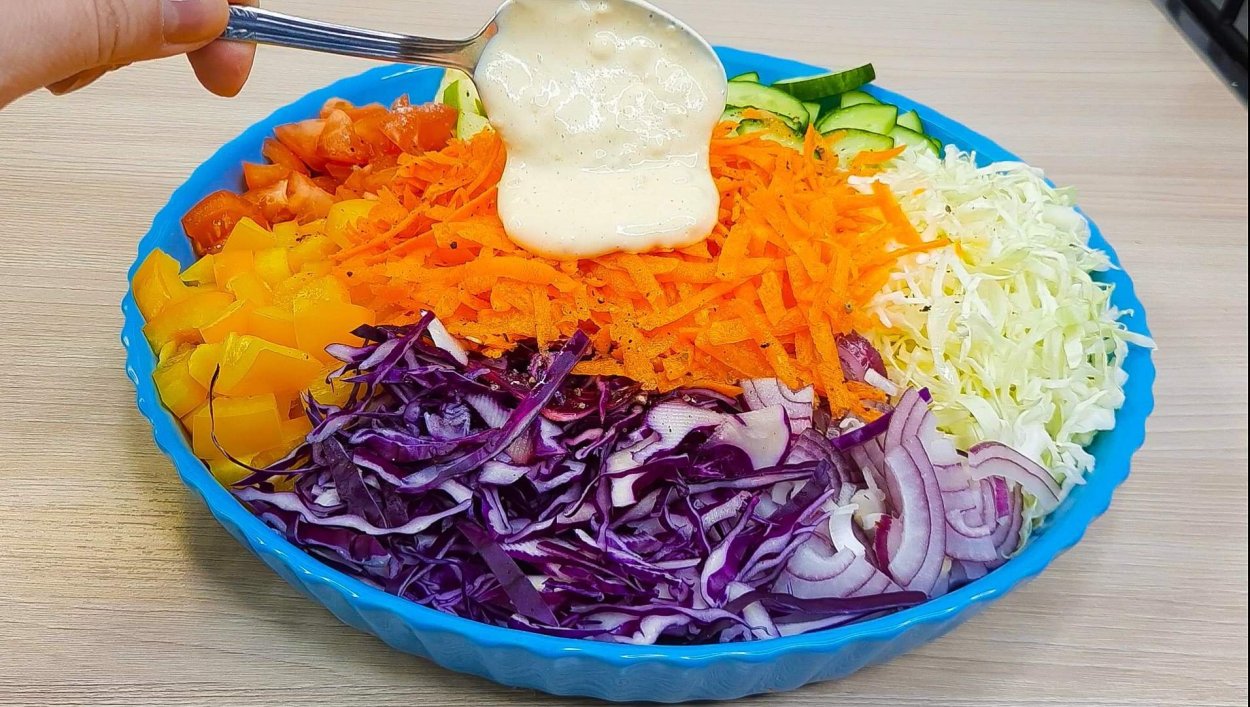 Яркий салат с корейской морковью