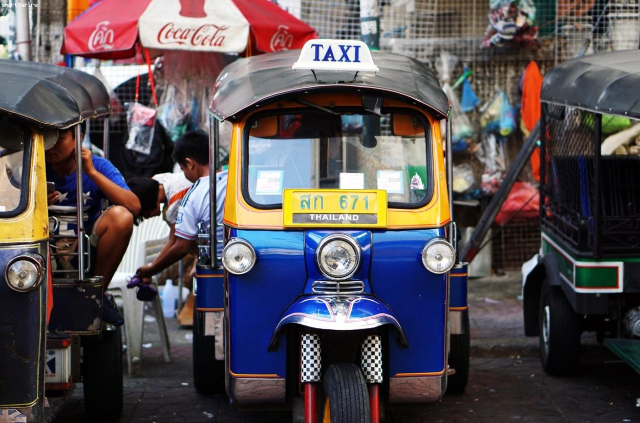 Яркое самодельное такси на филиппинах