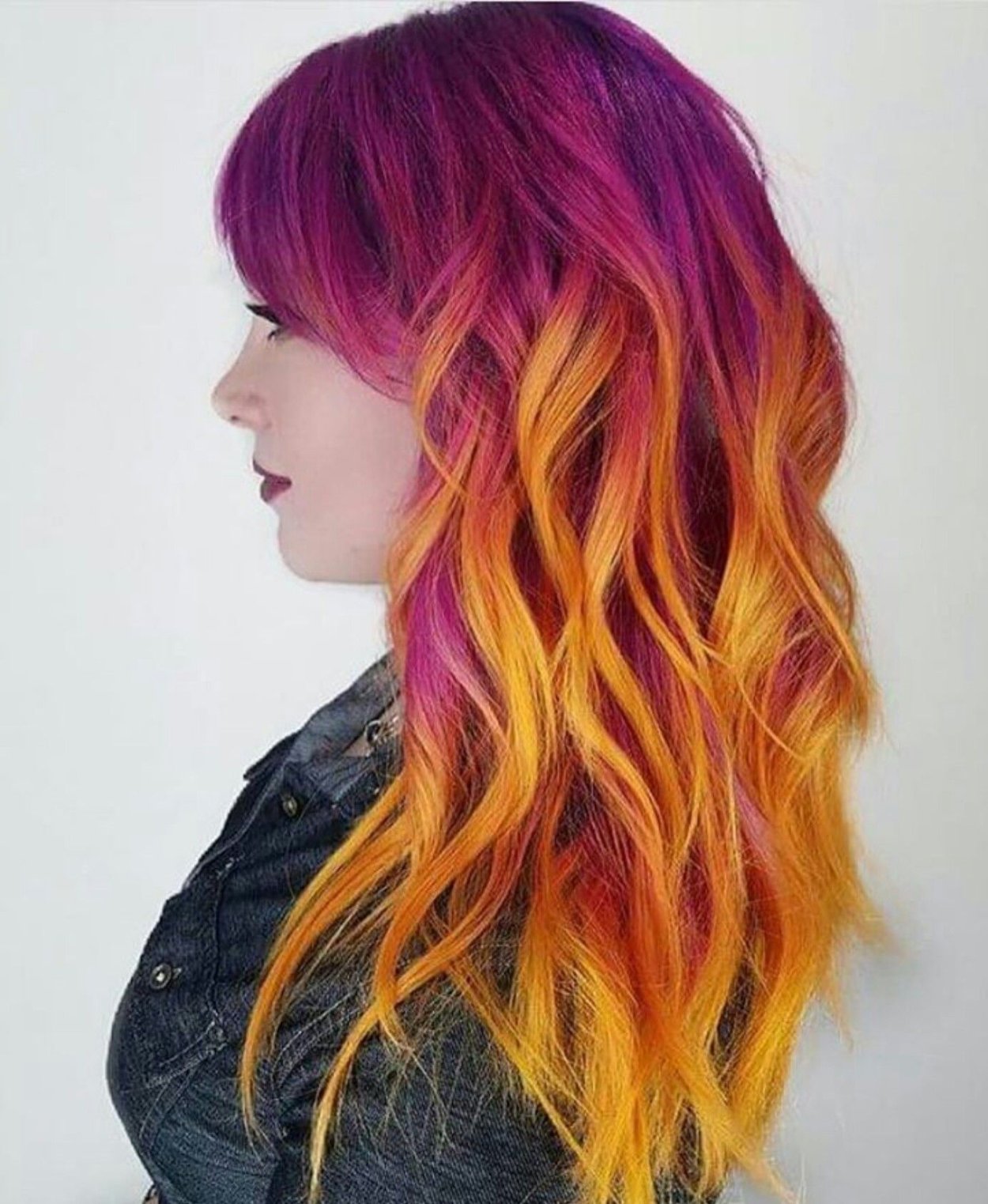 Окраска волос яркими прядями
