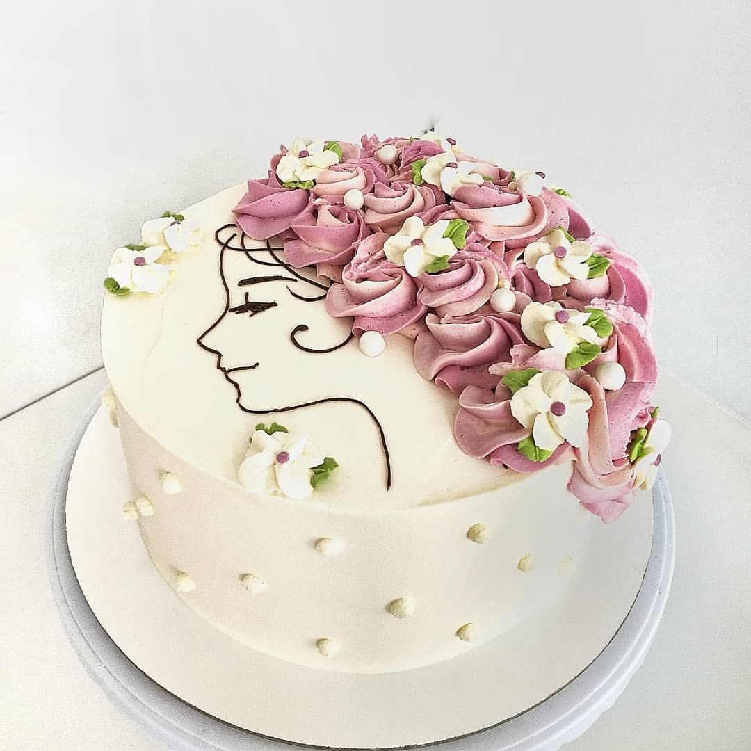 Торт на юбилей женщине без. Торт для женщины. Торт на день рождения женщине. Нежный торт для женщины. Торт на лень рождения женщинн.