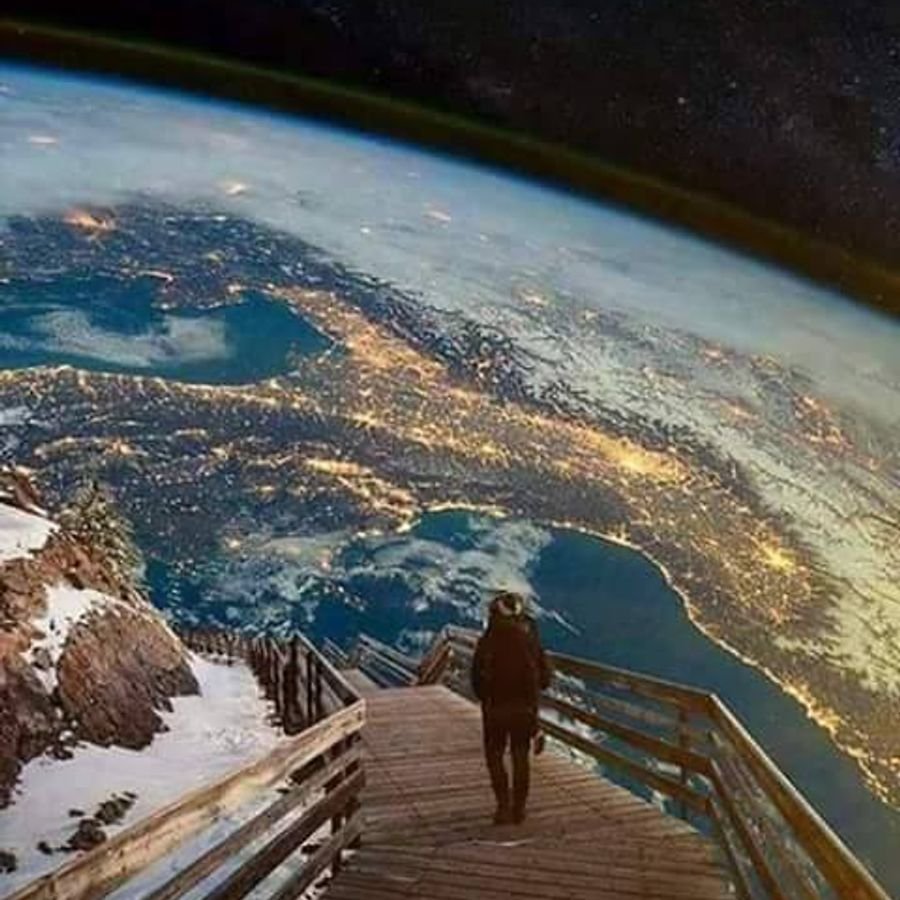 Космоса и именно им. Вид земли из космоса. Взгляд на землю из космоса. Планета земля снимки. О земле и космосе.