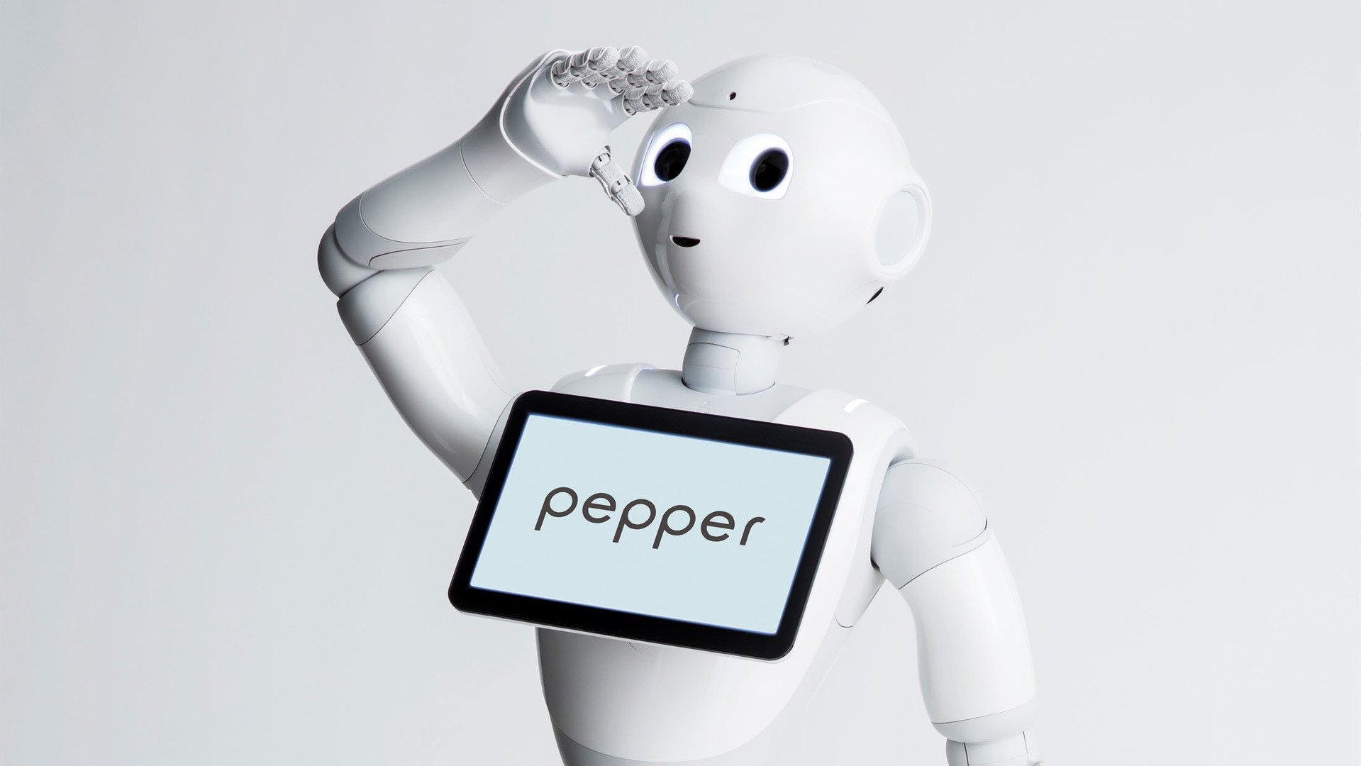 Срок службы робота. Робот Пеппер. Человекоподобный робот Пеппер. Робот с планшетом. Белый робот.