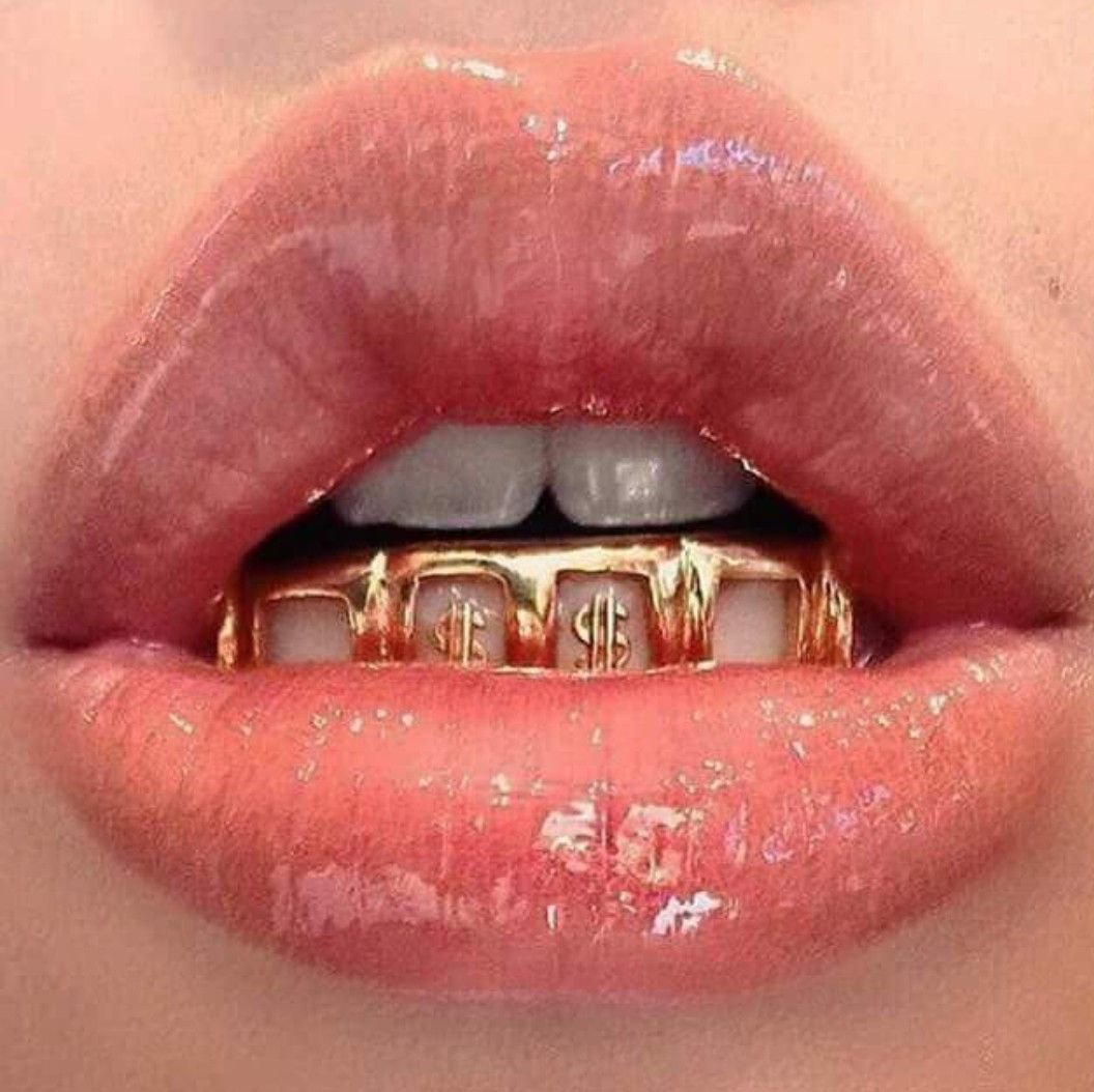 Губы с зубами