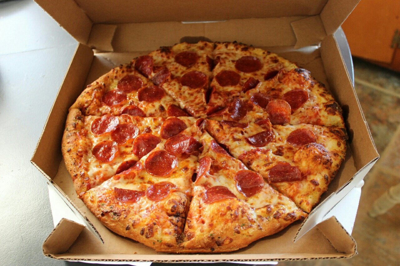 фото пепперони пицца в коробке фото 66