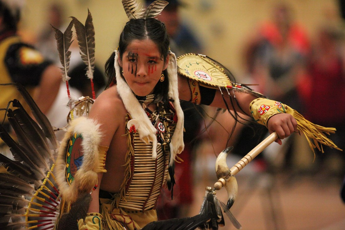 Индейцы какой год. Ихеты индейцы Северной Америки. Индейцы Навахо. Ирокезы гуроны Делавары. Гурон вождь апачей.