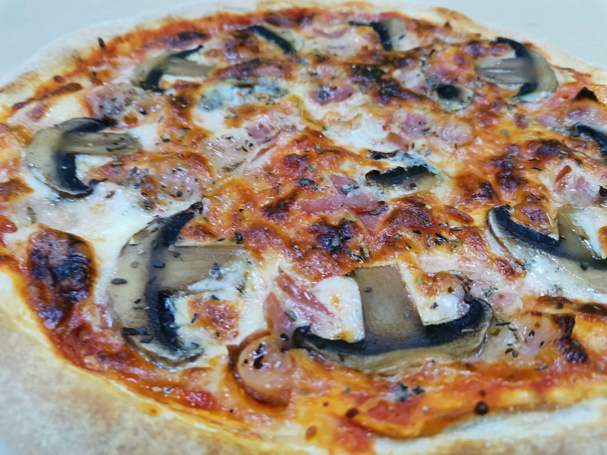 грибная пицца с беконом (120) фото