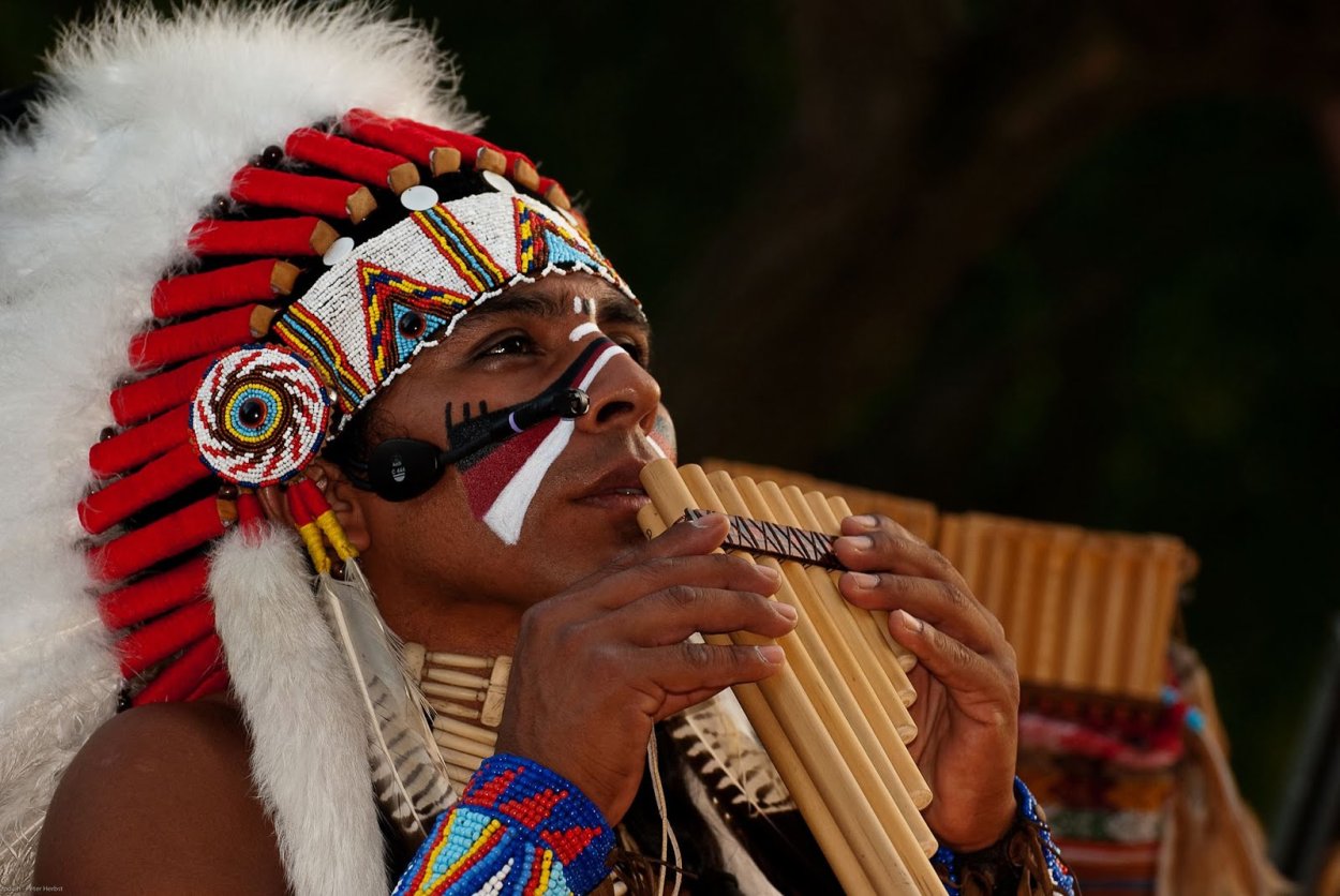 Слушать индейцев перу. Александро Кейривэлу. Перуанская флейта Александро Кейривэлу. Последний из могикан Александро Кейривэлу. Флейта североамериканских индейцев.