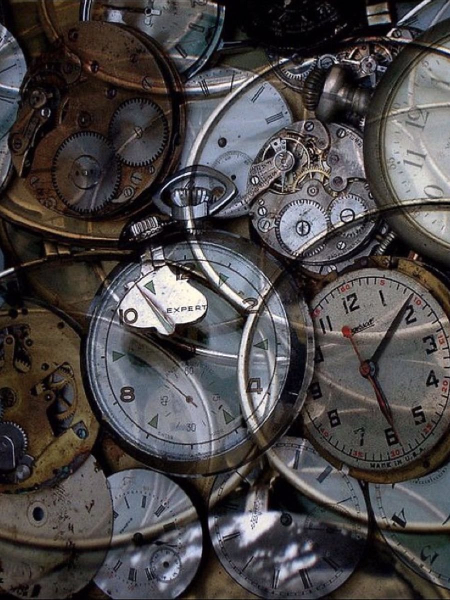 Видео много часов. Старые часы. Часы Эстетика. Часы фэнтези. Много старинных часов.