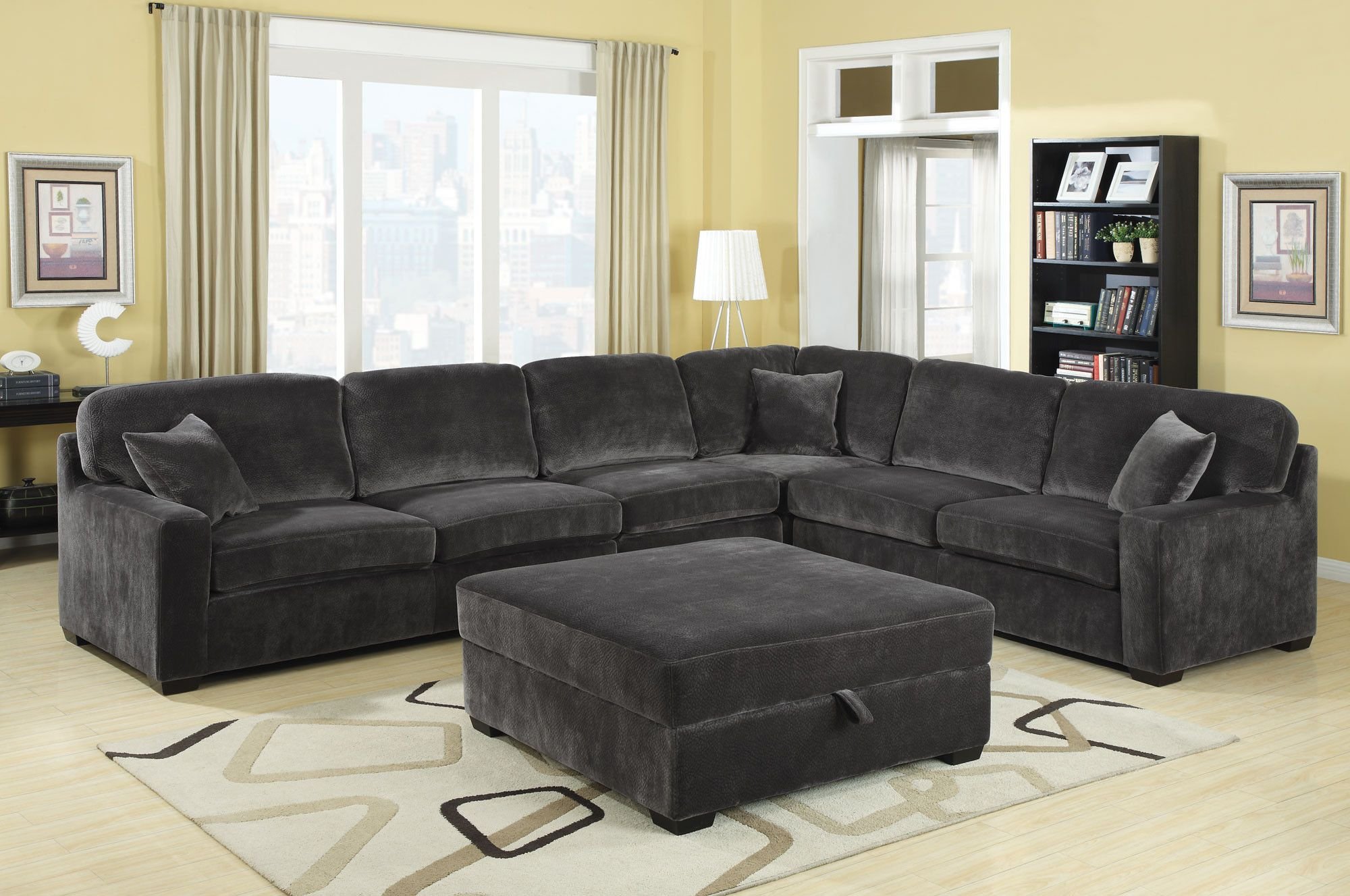 Фото углового дивана в зале. Noah Sectional диван. Большие диваны для гостиной. Диван угловой большой. Огромный диван в гостиную.