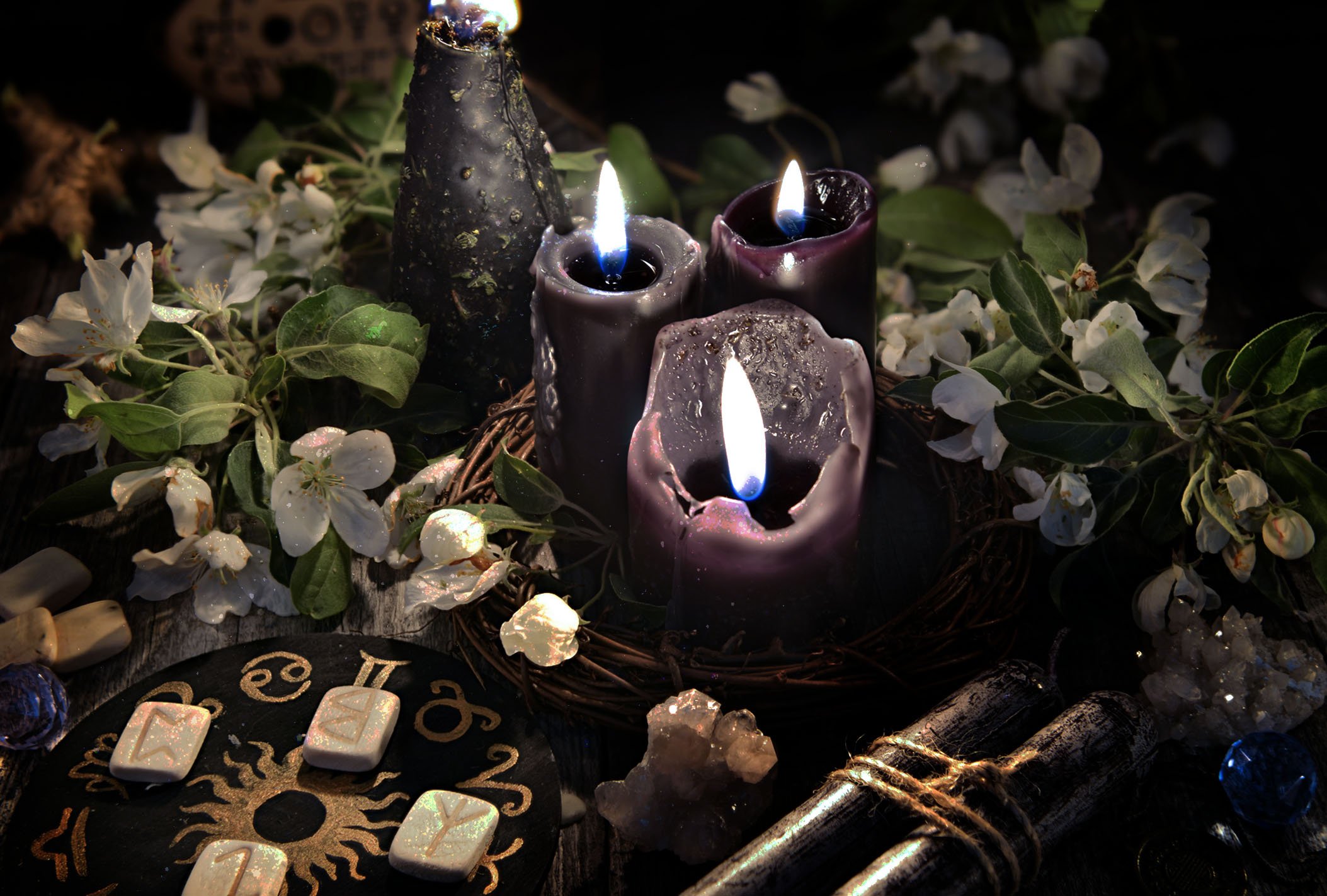 Ритуал дома. Магические свечи. Красивые магические свечи. Ритуальные свечи. Эзотерические свечи.