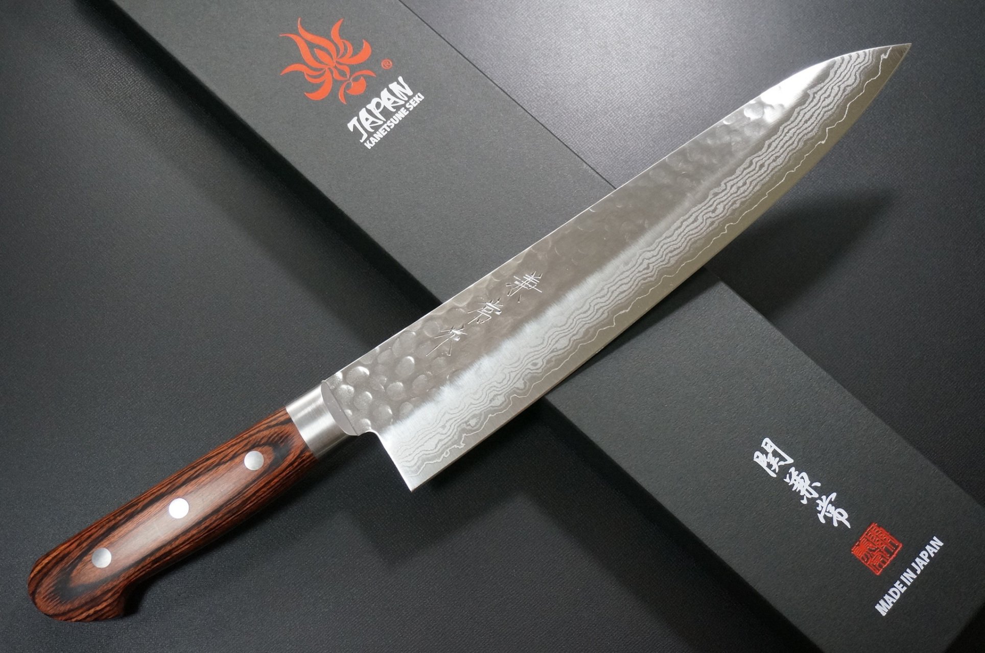 Купить ножи chef. Шеф нож сантоку. Нож сантоку Knife. Santoku Knife кухонный нож. Кухонный нож Kanetsune.
