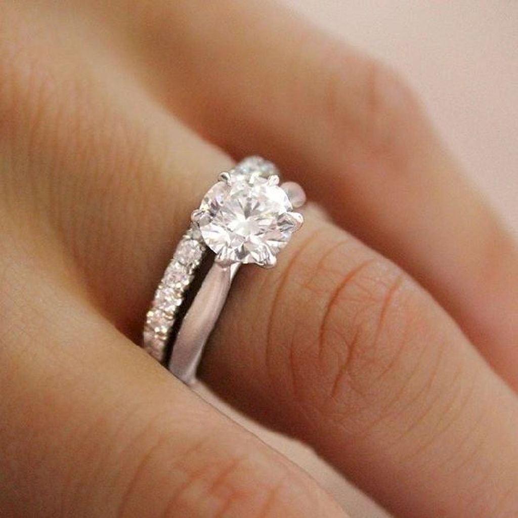 Двойное кольцо с бриллиантом