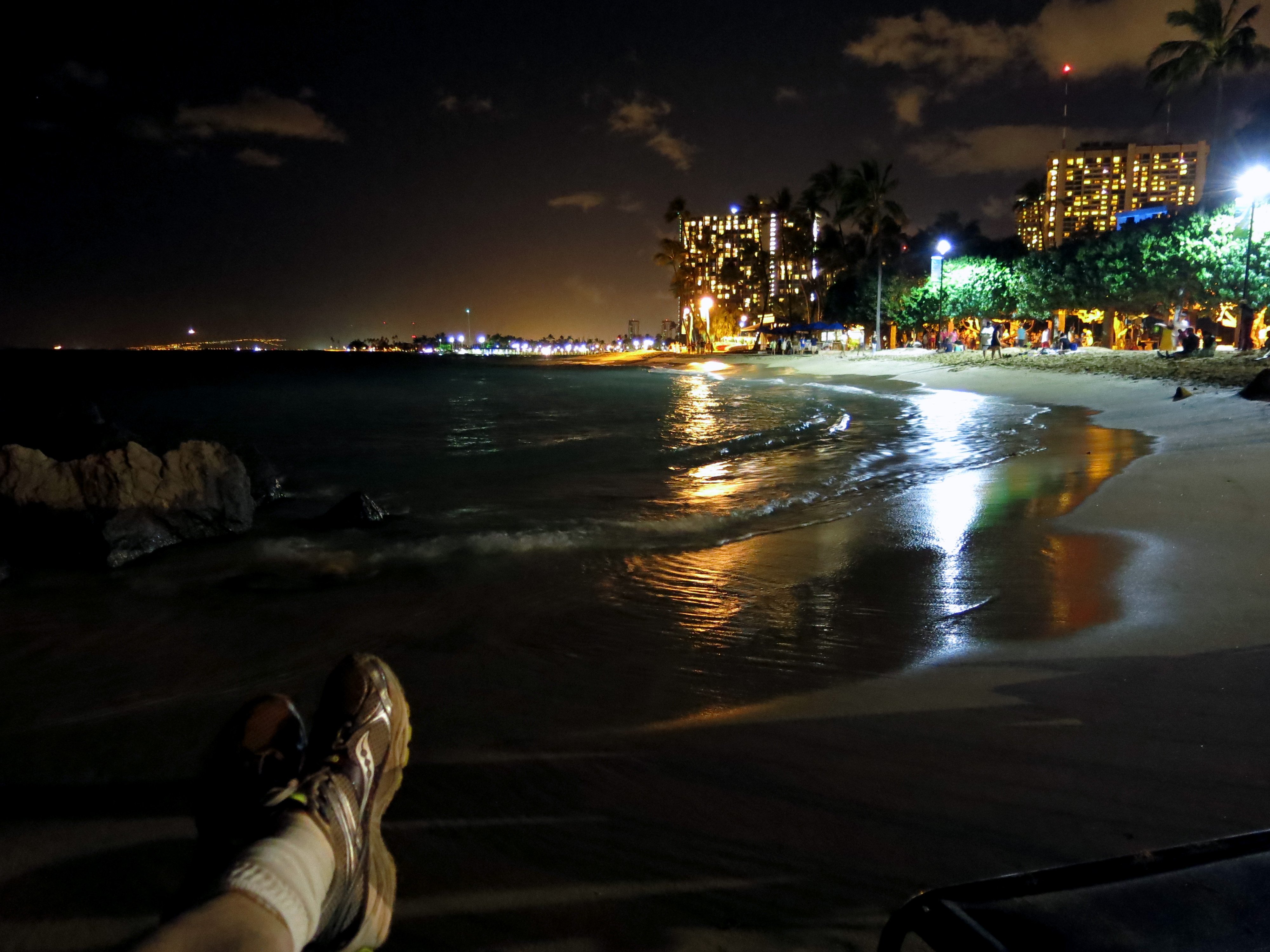 Ночь у берега 88гл. Ночной пляж. Пляж ночью. Море пляж ночь. Вечерний пляж.