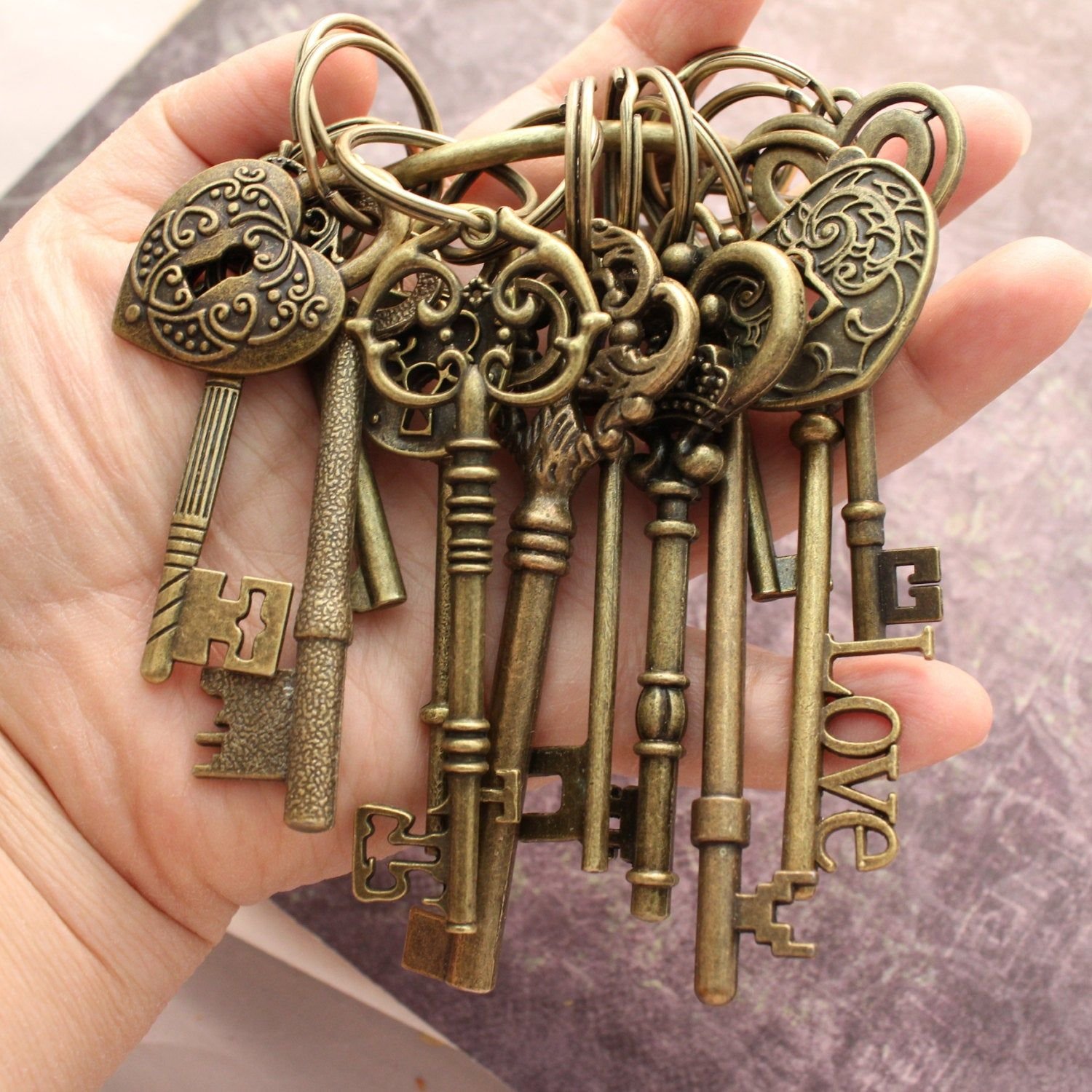 Украшенный ключ. Старинный ключ. Красивые ключи. Красивый старинный ключ. Ключ украшение.