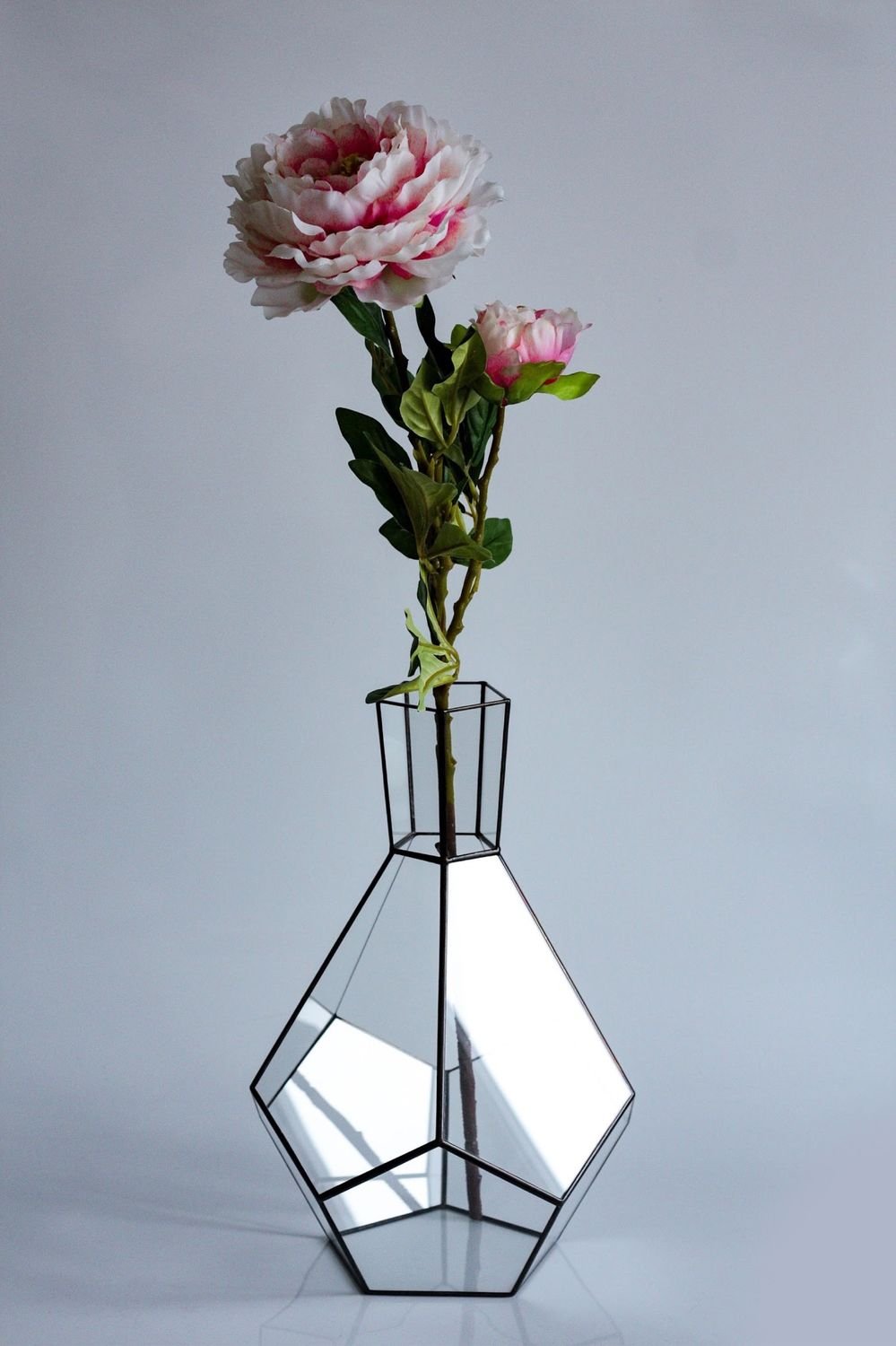 Мини вазочки. Необычные вазы для цветов. Необычная ваза для цветов. Геометрические вазы. Вазы необычной формы.