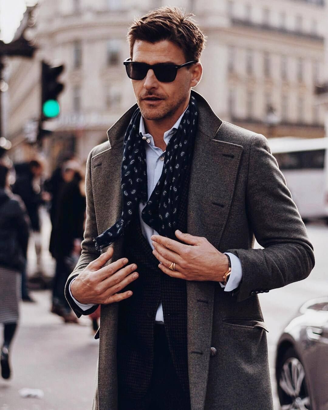 Почему современные мужчины. David Gandy пальто. Мужской стиль. Стильный образ для мужчины. Модная одежда для мужчин.