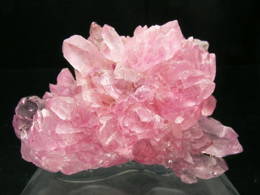 Розовый кварц камень