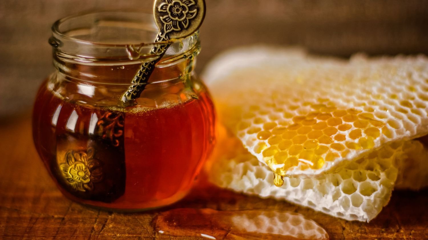 Honey фото. Красивые баночки для меда. Мёд в сотах. Красивый мед. Мёд цветочный.