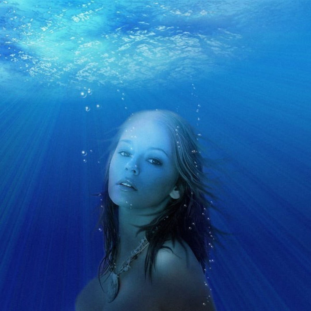 Почему задыхается вода. Девочка под водой. Девушка под водой. Под водой. Фотосессия в воде.