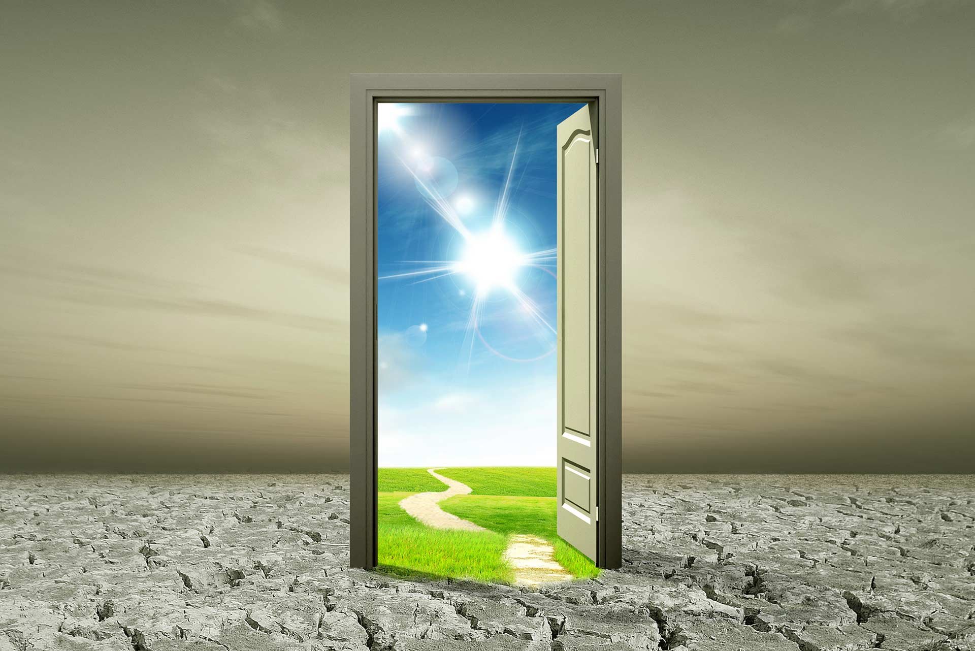 Open new doors. Открытая дверь. Открытая дверь в мир. Дверь в новую жизнь. Дверь открывается.