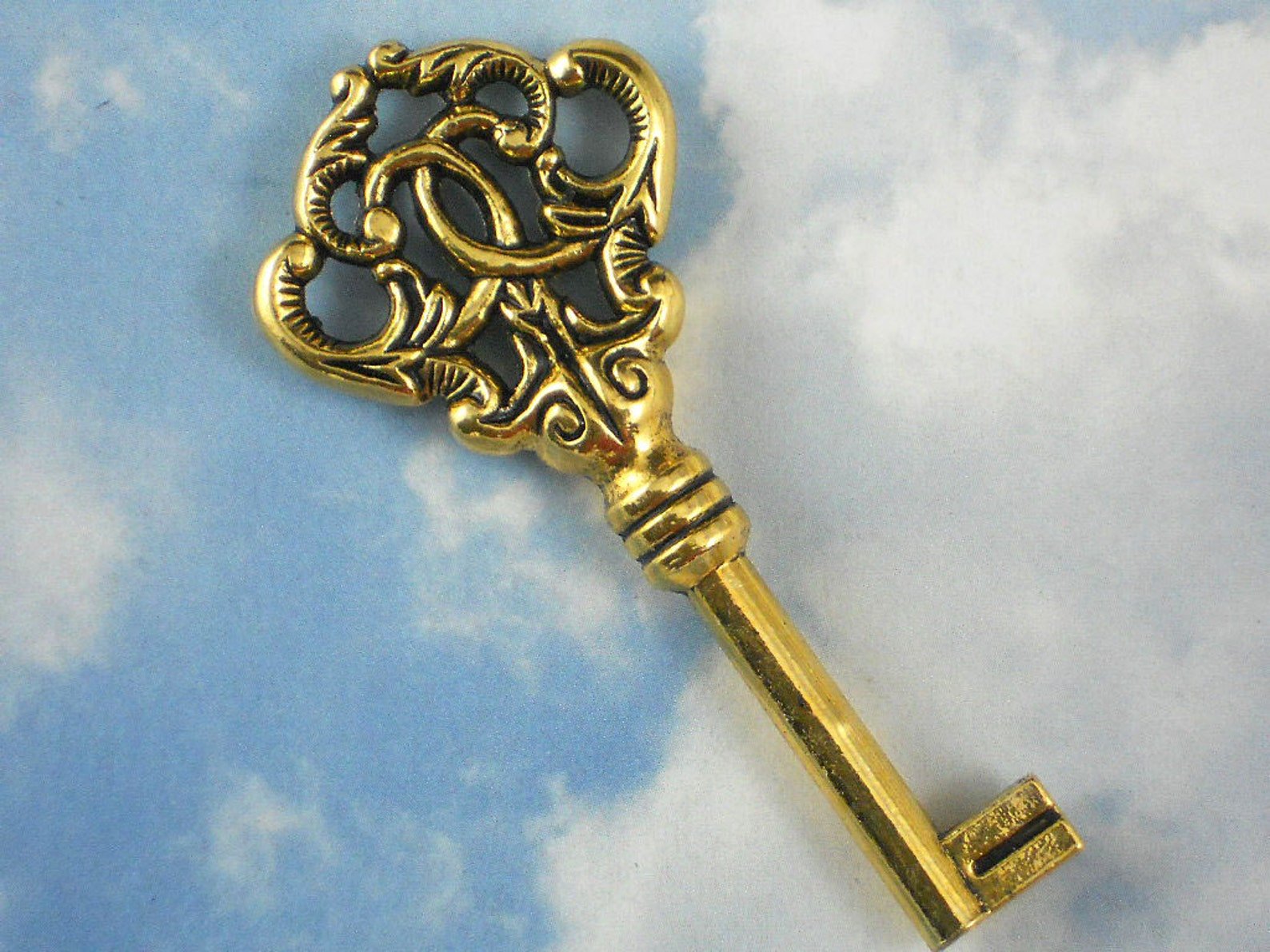 Покажи картинку ключ. Красивые ключи. Волшебный ключ. Золотой ключ. Ключ сказочный.