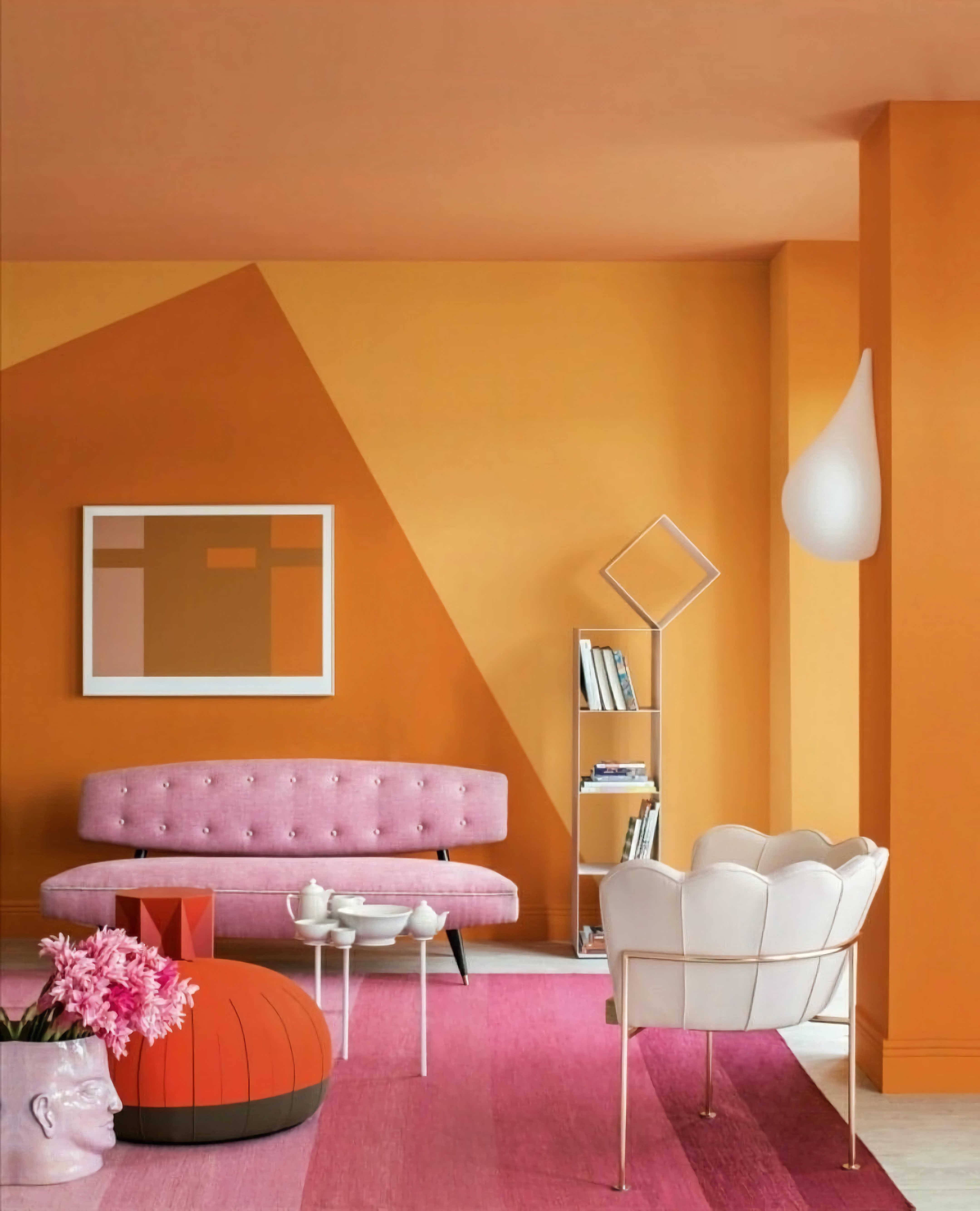 Красиво покрасить комнату. Оранжевая стена. Интерьер комнаты в оранжевом цвете. Сочетание оранжевого в интерьере. Оранжевые стены в интерьере.