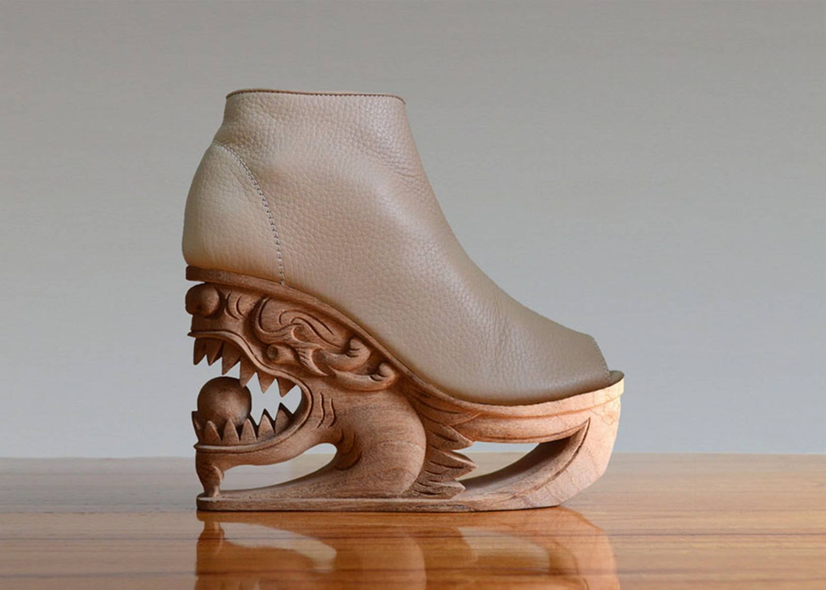 Необычная подошва. Резная деревянная подошва от Ланви Нгуен. Необычные туфли. Дизайнерские туфли. Необычная дизайнерская обувь.