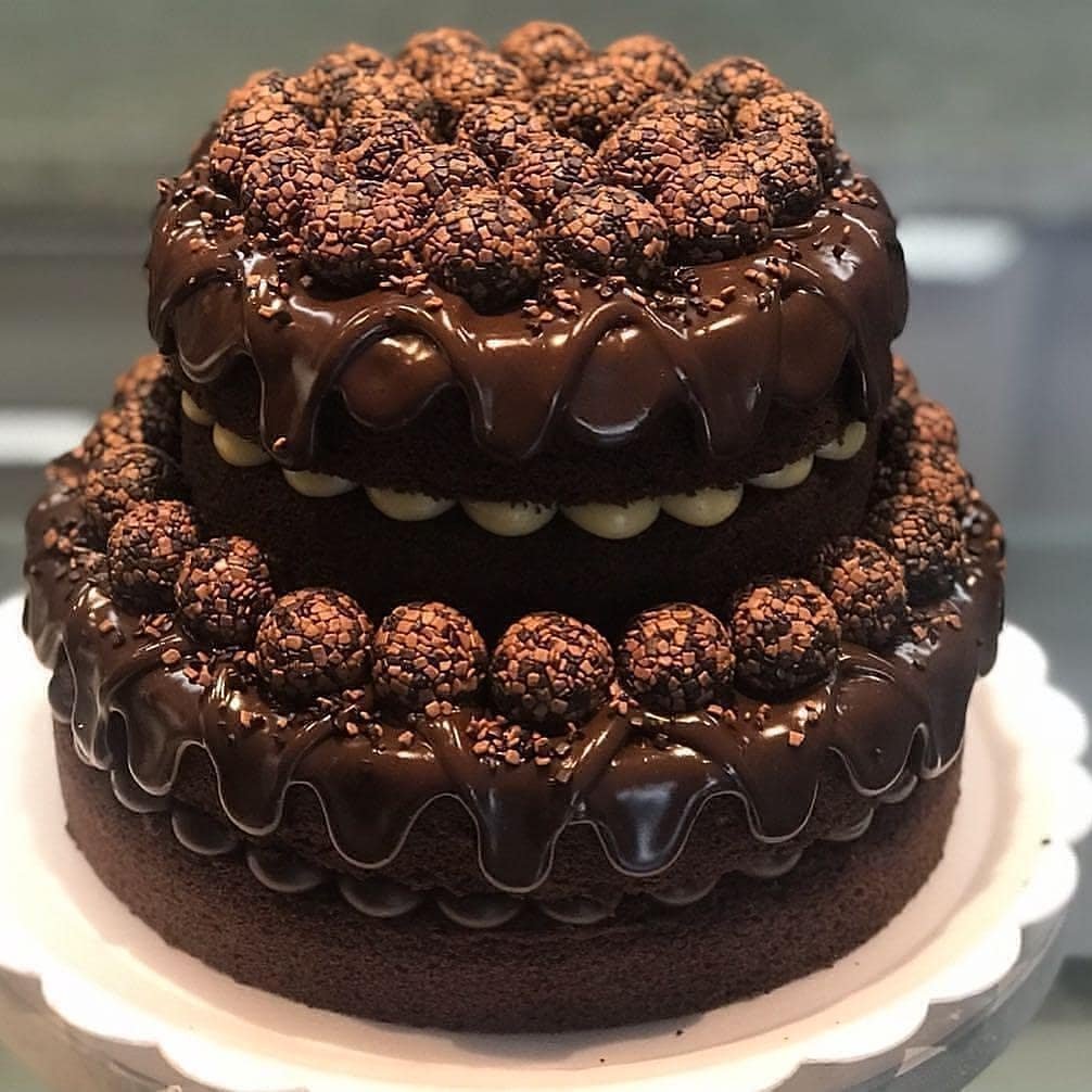 Торт круглый шоколадный