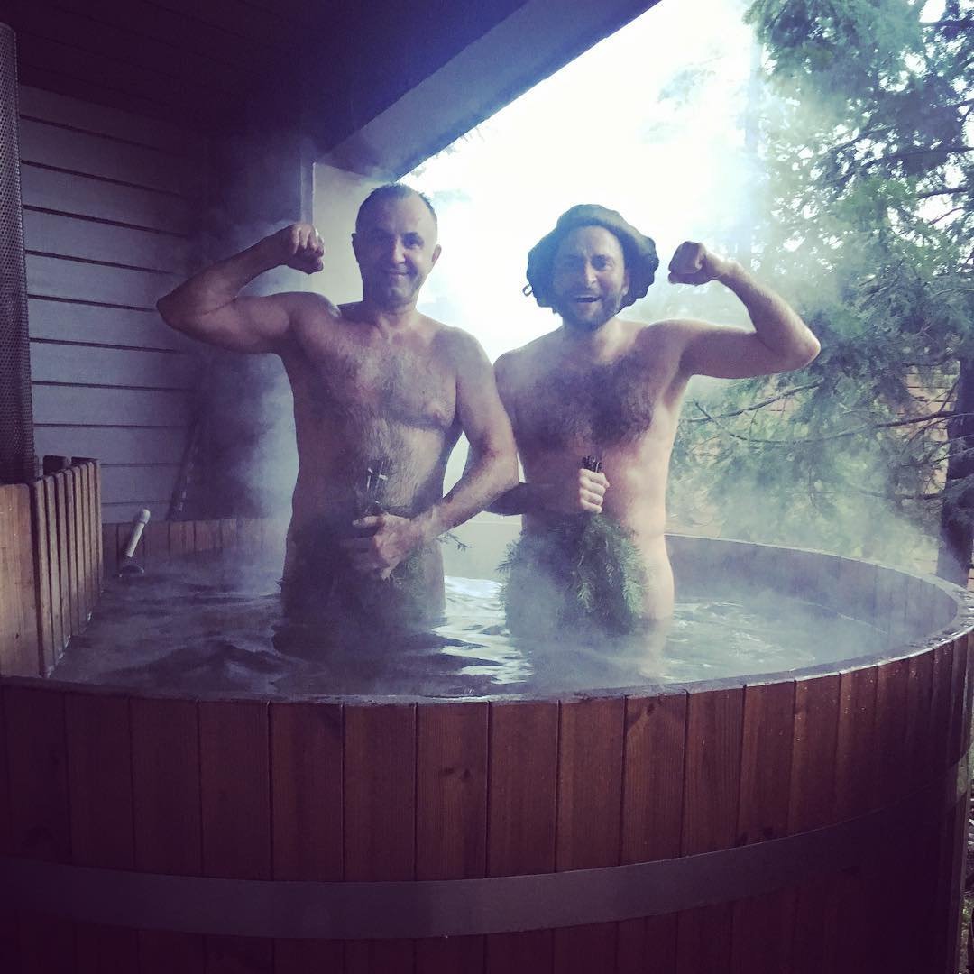голые мужчины купаются в бане фото 61