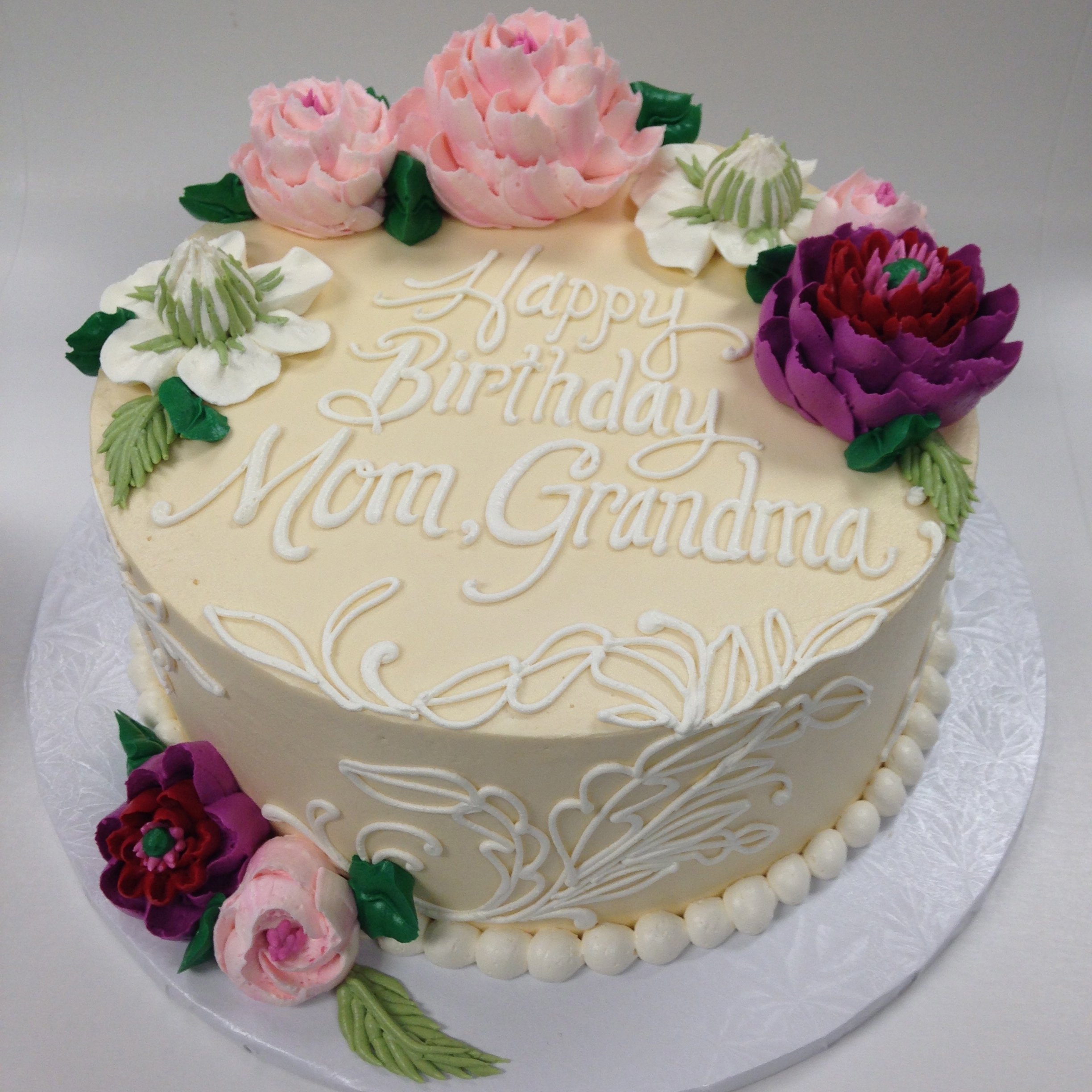 Торт на юбилей женщине без. Украшение торта для мамы. Красивый торт для мамы. Торт на юбилей. Торт с днем рождения!.