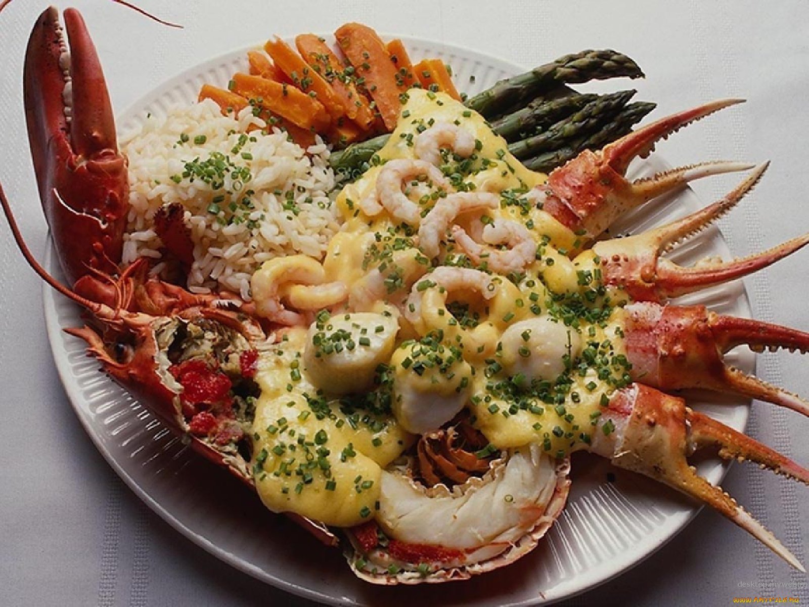 Морской ужин. Красивые блюда. Дорогие блюда. Сложные блюда. Тарелка с морепродуктами.