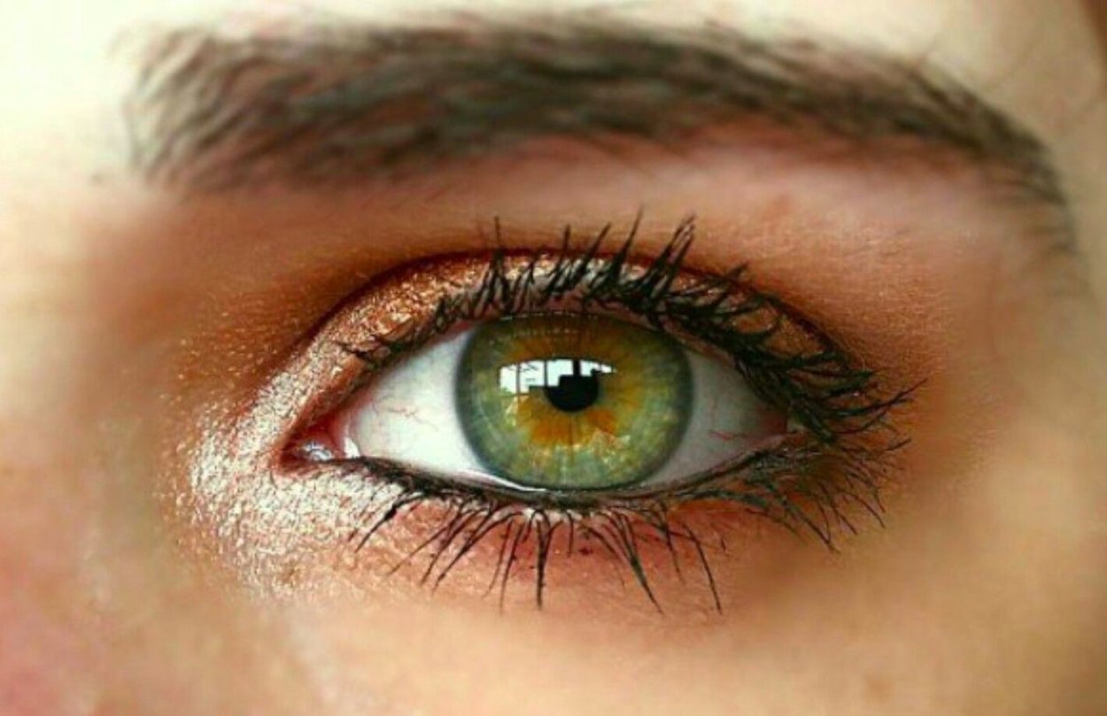 Карезеленый цвет глаз