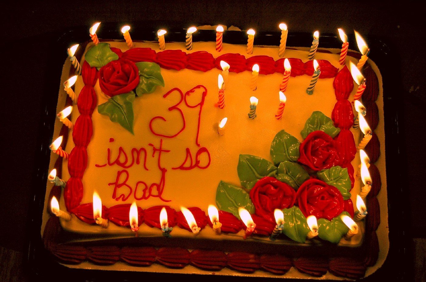 Поздравление с 39 летием. Торт с днем рождения!. Поздравляю с днём рождения тортик. Открытка с днём рождения торт. Поздравляем с днём рождения мужчине торт.