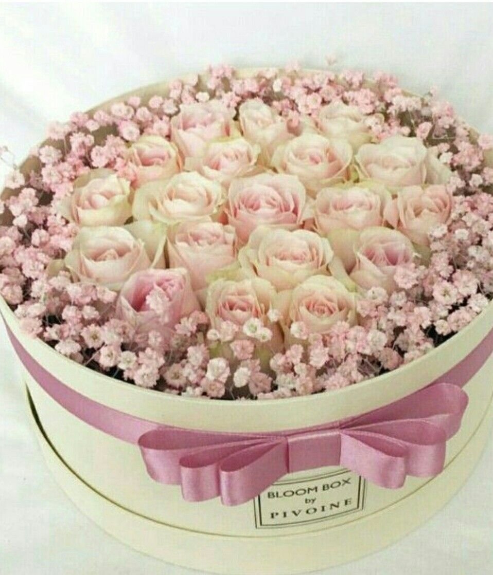 С днем рождения женщине цветы в коробке. Красивый букет в коробке. Красивые коробки с цветами. Шикарные цветы в коробках. Красивый букет цветов в коробке.