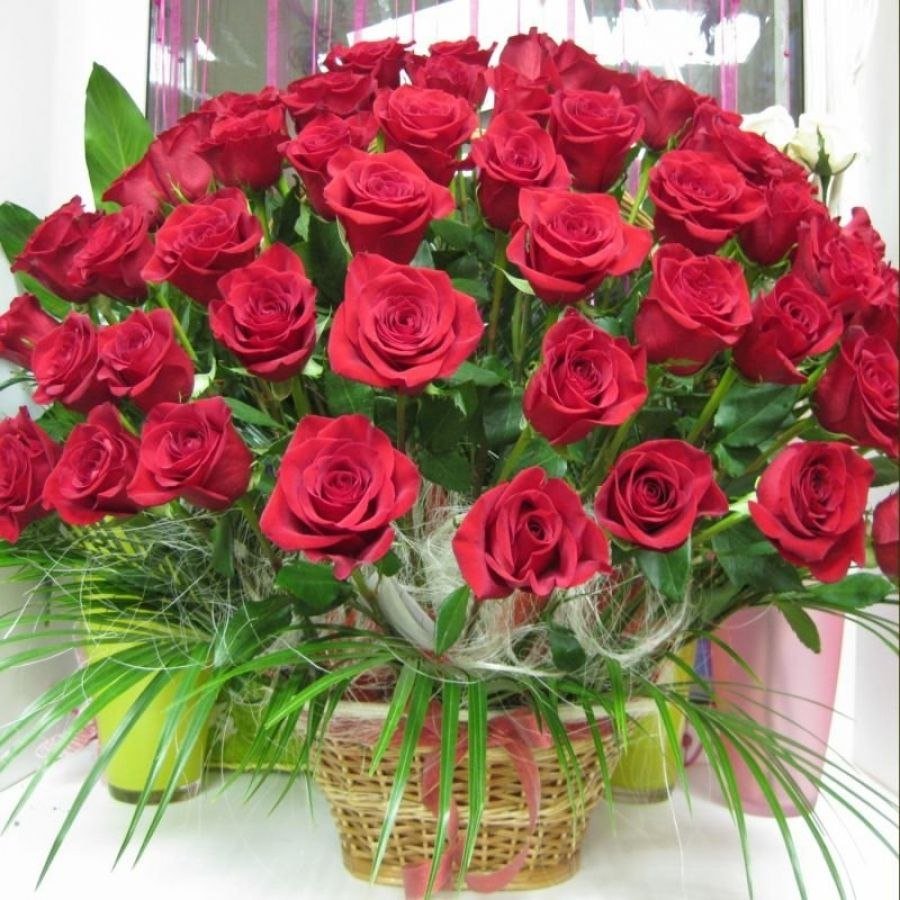 Я сказал как то очаровательной женщине. Красивый букет цветов с днем рождения. Самый красивый букет. Букет роз с днем рождения. Шикарный букет цветов с днем рождения.