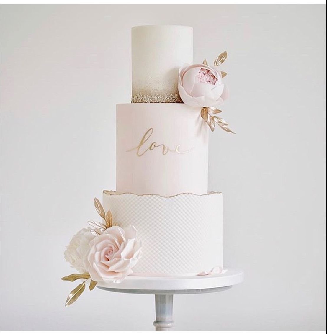 Торт свадебный минимализм
