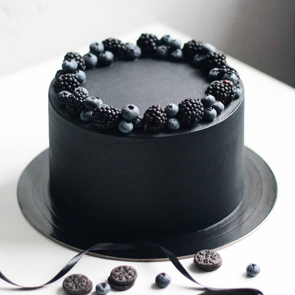 Черный торт на день рождения