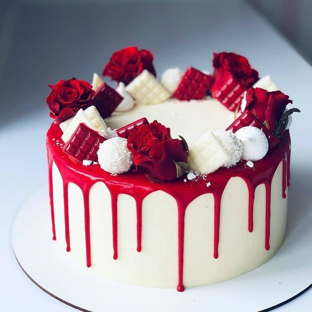 Украшение торта красный бархат