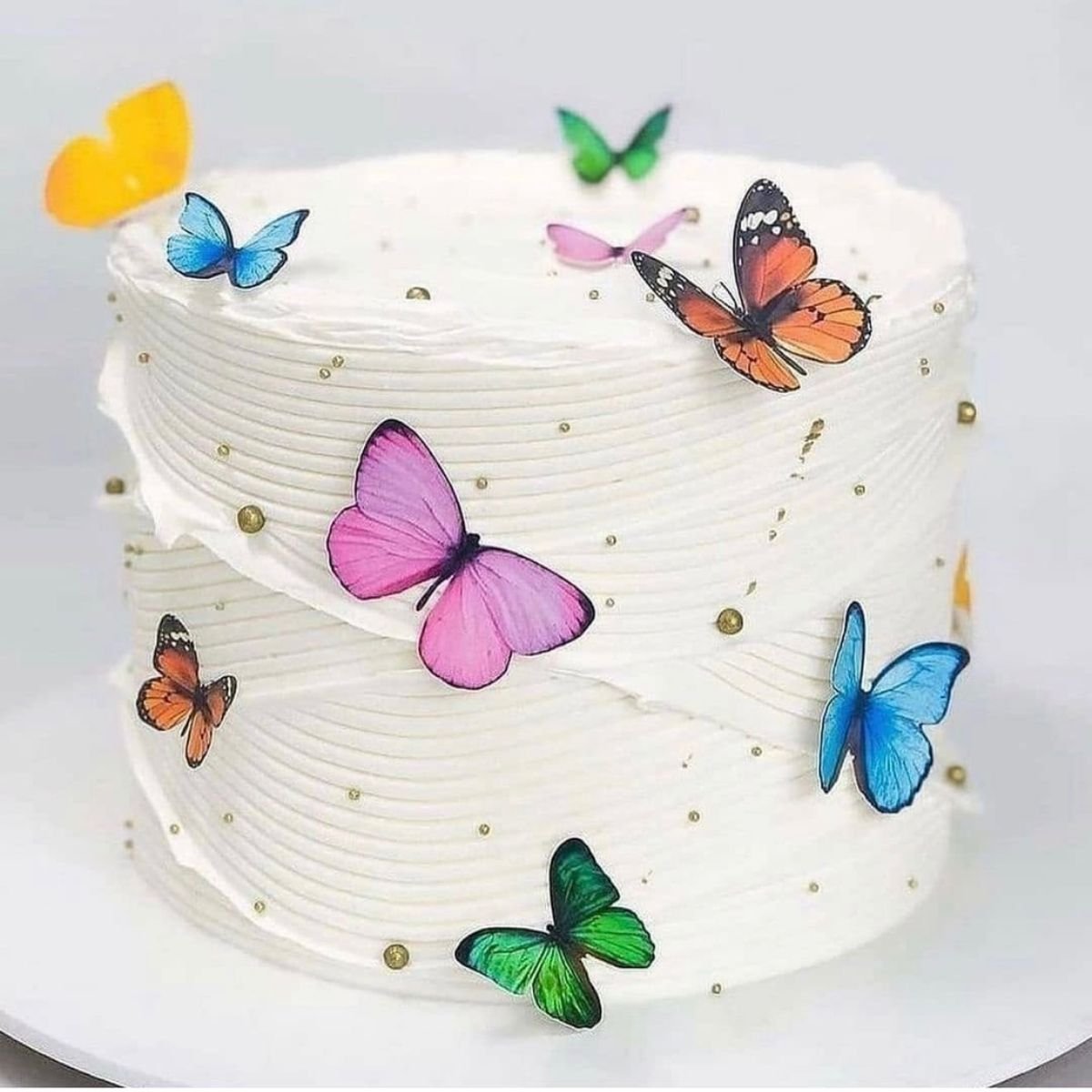 Украшение торта бабочками