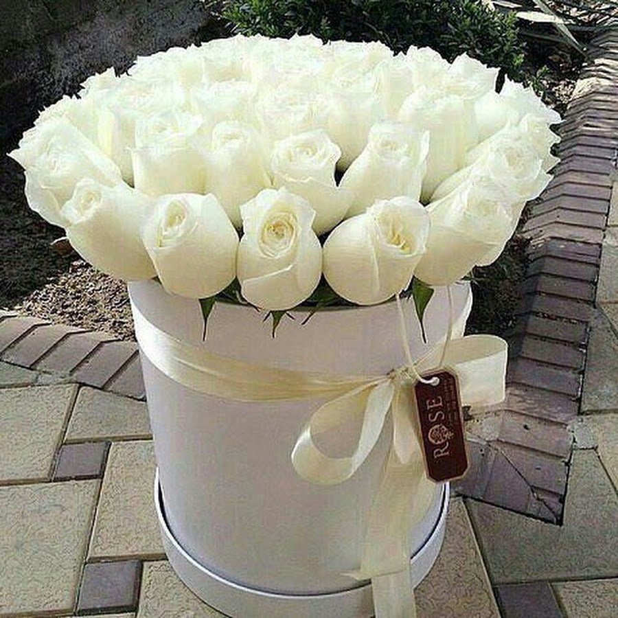 С днем рождения белые розы