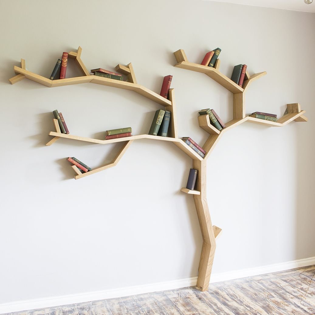 Книга в форме дерева. Полка дерево. Полки в виде дерева. Полки для книг в виде дерева. Необычные полки.
