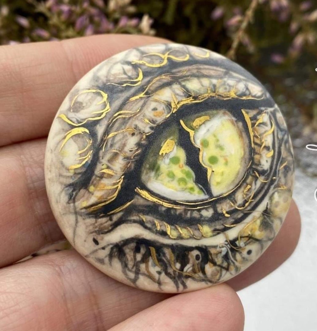 Камень глаз дракона