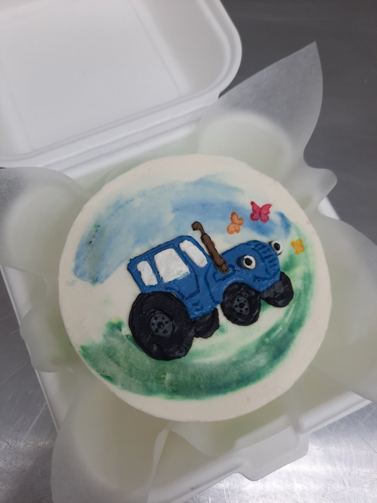 Синий трактор бенто торт