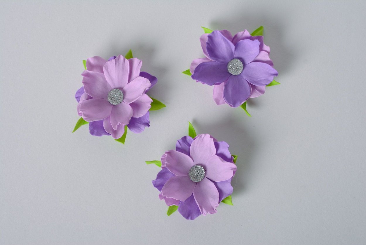 Маленькие цветы из фоамирана