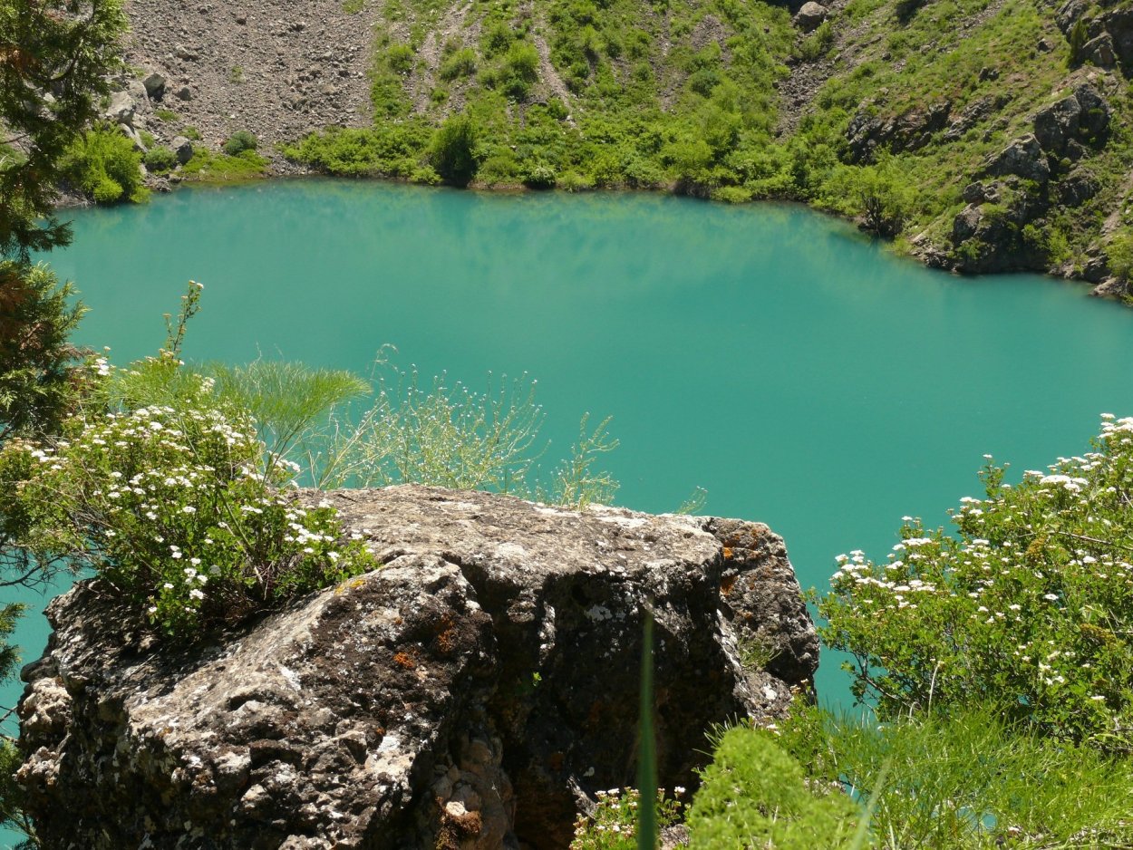 Нефритовое озеро