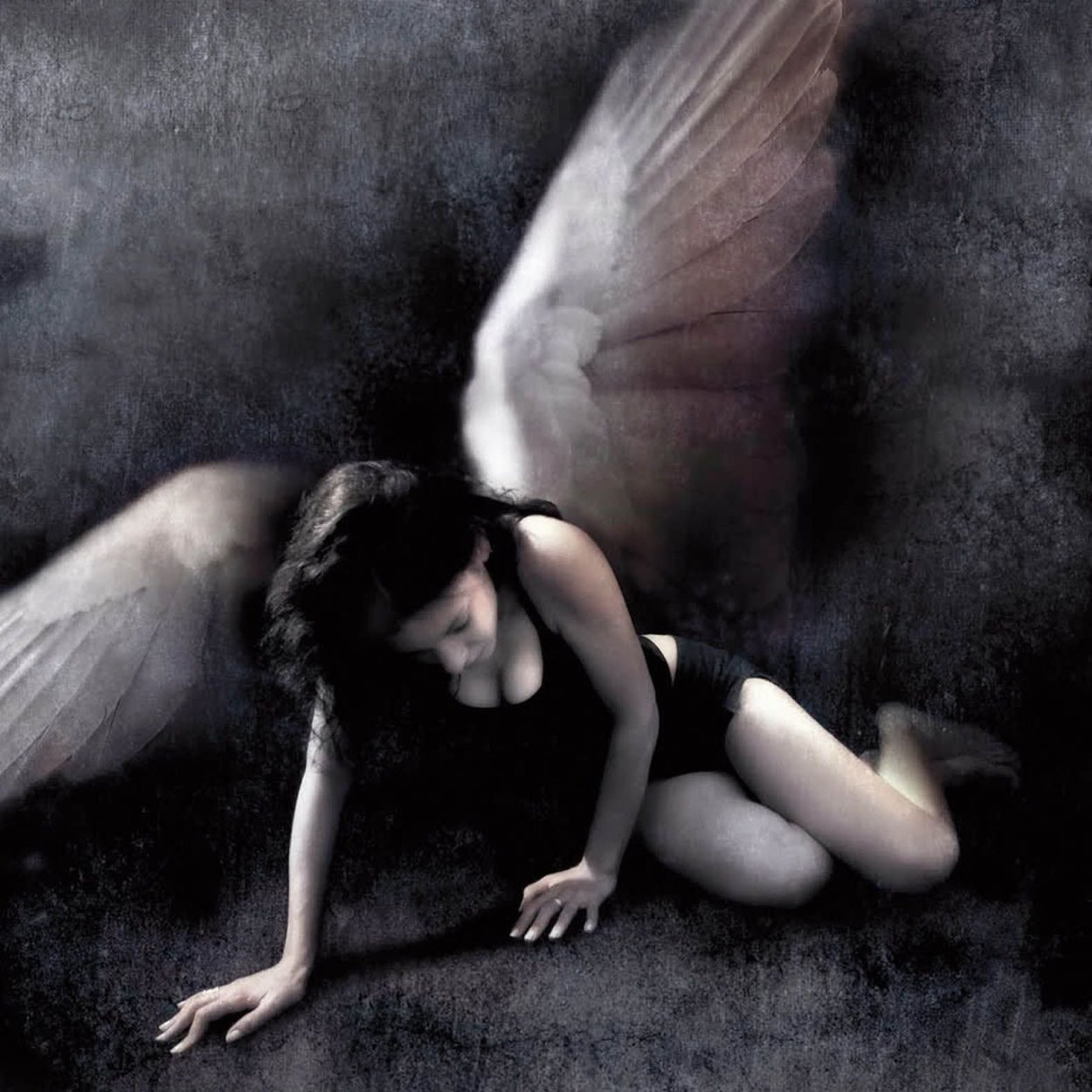 Ангел с оторванными крыльями